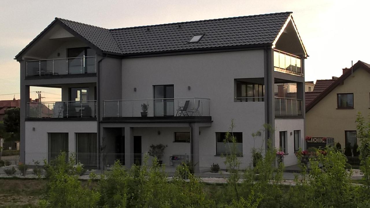 Willa Dobrylko II -Apartamenty レバ エクステリア 写真